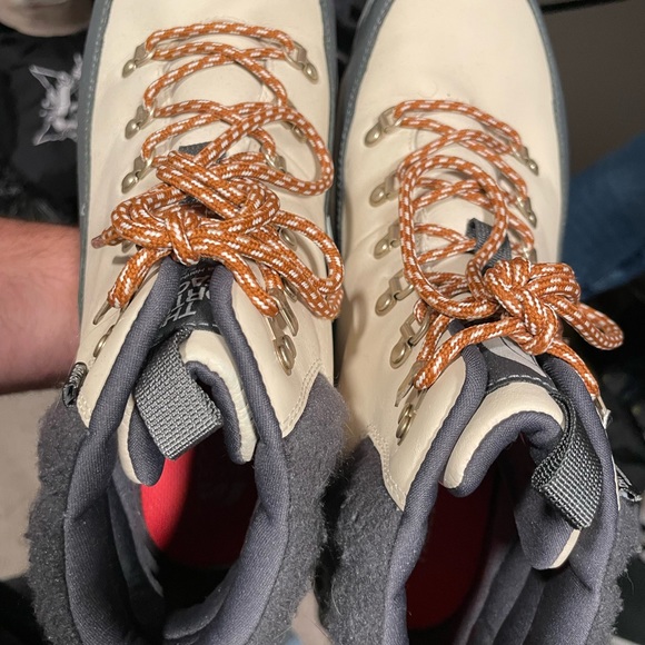 The North Face. Back to Berkeley Boots - Picture 2 of 2